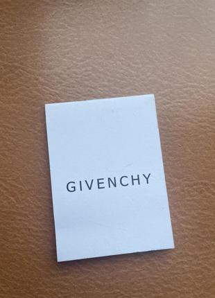 Givenchy мини книжка