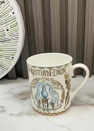 Чашки у стилі christian dior