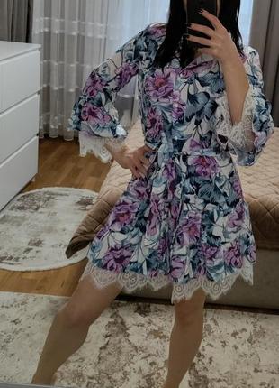 Сукня з квітковим принтом