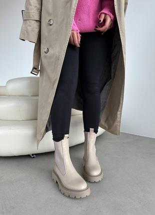 Стильні бежеві високі зимові челсі черевики жіночі на резинках