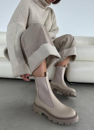 Стильні бежеві високі зимові челсі черевики жіночі на резинках