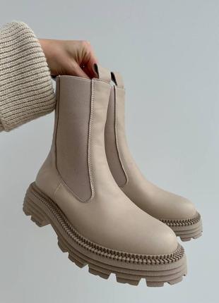 Стильні бежеві високі зимові челсі черевики жіночі на резинках