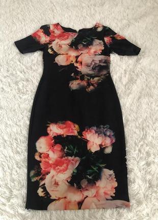Платье с цветами