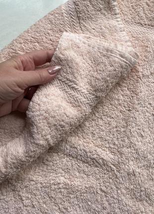 Большое банное персикового цвета , премиум качества полотенце , мягкое !