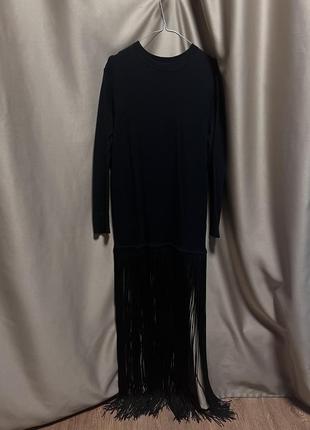 Черное теплое трикотажное платье свечера