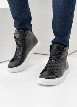 Чорні демісезонні черевики зі шкіри з тисненням, розмір 42