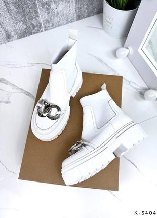 Натуральные кожаные белые демисезонные и зимние ботинки - челси декорированы цепочкой3 фото