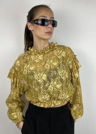 Женский кружевной кроп-топ zara с золотым высоким горлом и рюшами