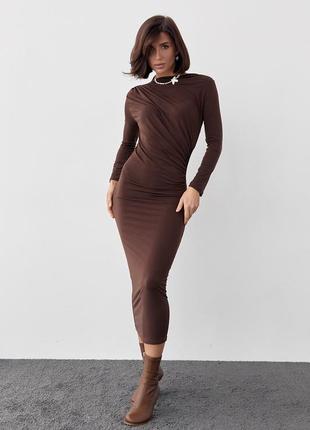 Женское платье-миди с драпировками шоколадный коричневый5 фото