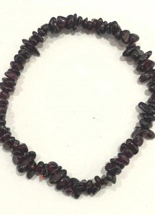 Браслет з натурального каменю гранат крихта d-5(+-)мм на резинці l- 18см