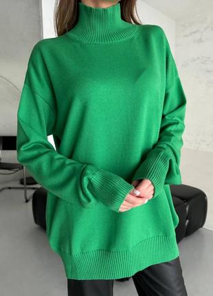 Зеленый удлиненный свитер6 фото