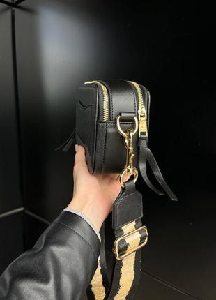 Женская сумка сумочка marc jacobs black/gold logo (black/gold shine strap)7 фото