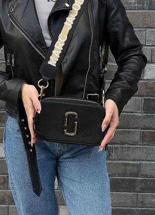 Женская сумка сумочка marc jacobs black/gold logo (black/gold shine strap)