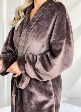 Халат женский махровый оверсайз на запах теплый однонтонный с поясом качественный комфортный черный мокко9 фото
