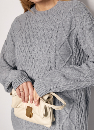 Серая элегантность: вязаное платье-туника для изысканного стиля5 фото