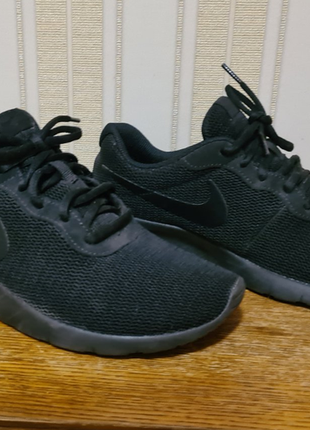 Кроссовки женские nike tanjun, размер 38