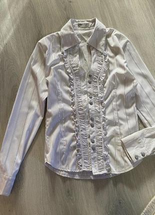 Белая блуза