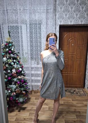 Блискуча срібна срібляста сукня на одне плече з розрізом на нозі з одним рукавом святкова коктельна7 фото