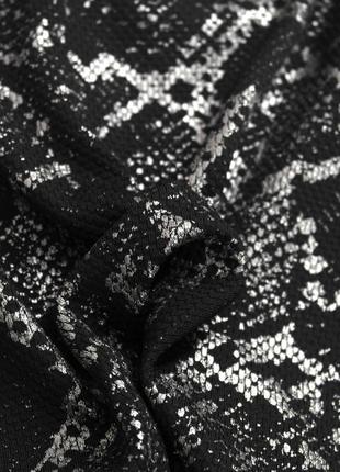 Брендовая юбка "tu" с серебристым змеиным принтом. размер uk12.6 фото