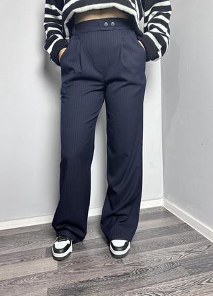 Класичні брюки жіночі прямі сині в смужку modna kazka mkjl1055102-1