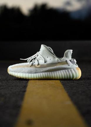 Женские кроссовки adidas yeezy boost 350 v2 hyperspace 36