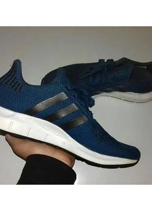 Кроссовки adidas оригинал, размер 38