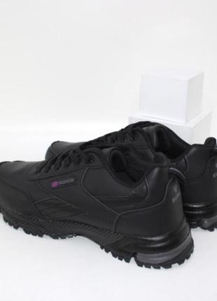 Чоловічі чорні кросівки на шнурках2 фото