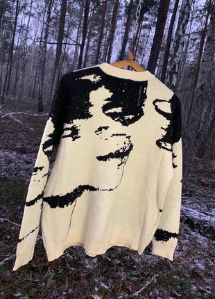 Стильный свитер