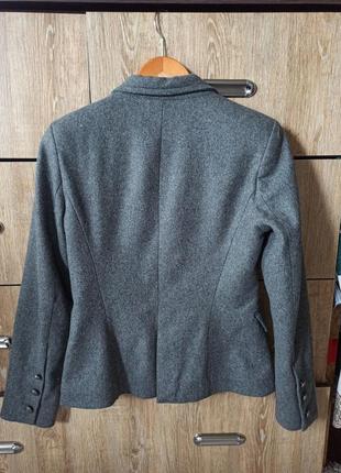 Теплый шерстяной пиджак серого цвета5 фото