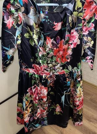 Невероятное платье платье в цветочный принт италия