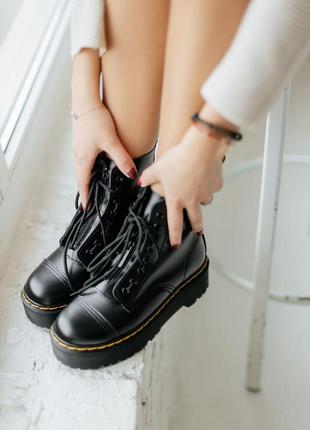 Жіночі черевики чорні dr.martens jadon black zip6 фото