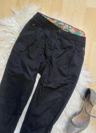 Базовые черные зауженные брюки3 фото