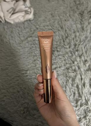 Кремовий хайлайтер charlotte tilbury beauty light wand