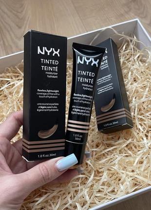 Nyx tinted teinte тональный крем флюид spf