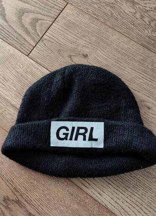 Черная шапка бини girl унисекс