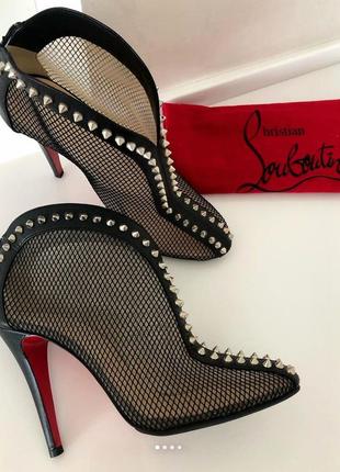 Ботильони christian louboutin.