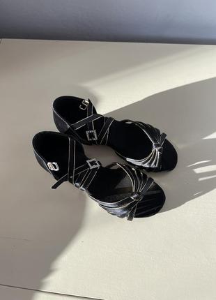 Туфли для занятий боковыми танцами3 фото