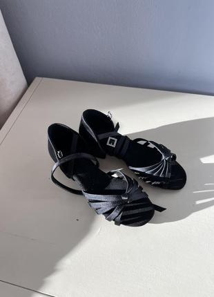 Черные туфельки для бальных танцев1 фото
