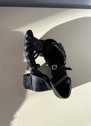 Черные туфельки для бальных танцев7 фото