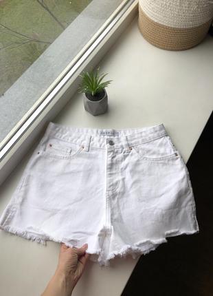 Базовые белые джинсовые шорты высокая посадка7 фото