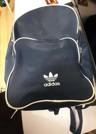 Рюкзак адидас.