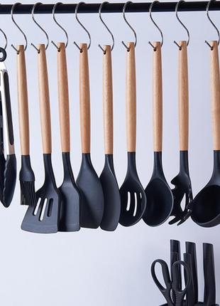 Набор кухонных принадлежностей на подставке 19 штук из силикона с бамбуковой ручкой серый5 фото