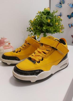 Кросівки,жовтий колір,31 розмір