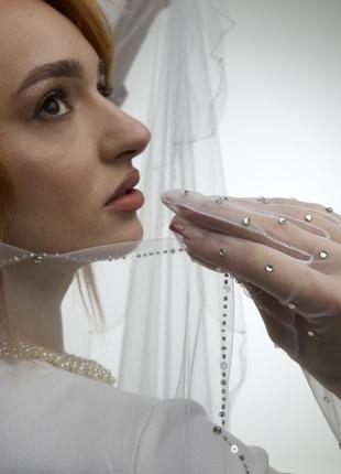 Перчатки со стразами. (аксессуар для невесты или на вечеринку, фотосессия).