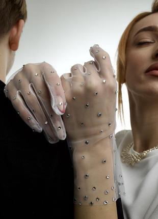 Перчатки со стразами. (аксессуар для невесты или на вечеринку, фотосессия).
