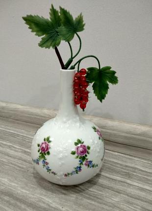 Фарфоровая ваза нижняя