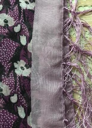 Фиалковый платок в цветы с бахромой.6 фото