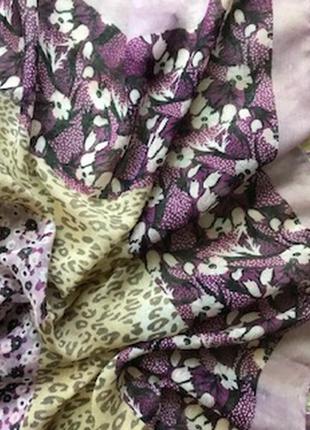 Фиалковый платок в цветы с бахромой.4 фото