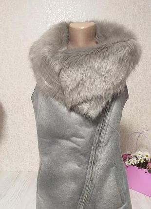 River island жилеточка на хутрі