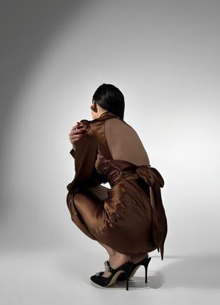 Платье миди шелковое с открытой спинкой, бантом и рукавом нарядное коричневое / шоколадное7 фото